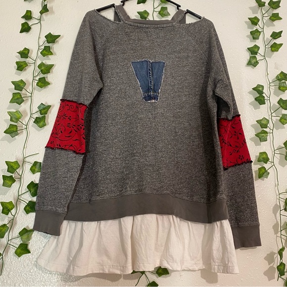 BROKEN GHOST Tops Eco- Upcycled Sweater -- Handmade tunic - Picture 12 of 12
